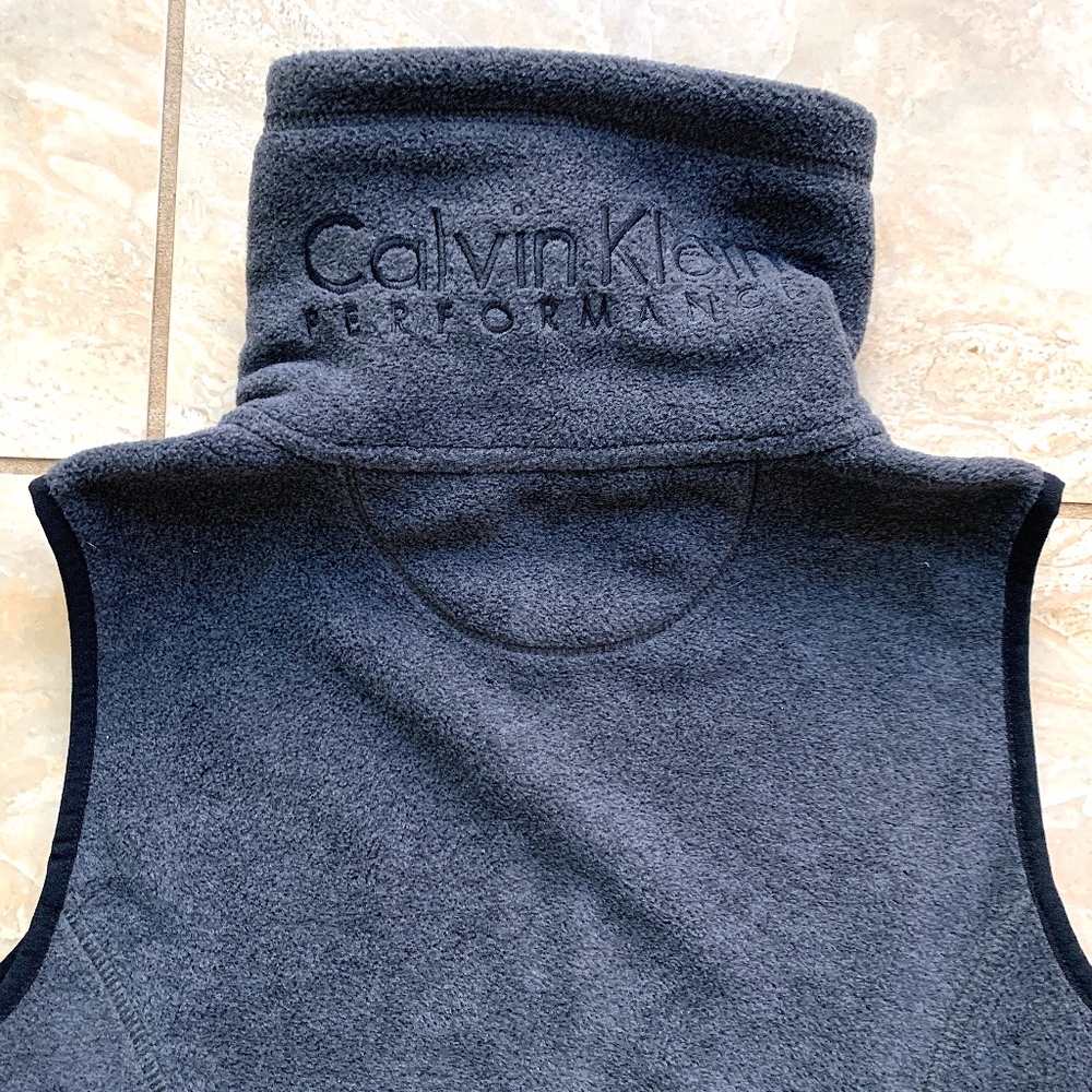 Calvin Klein Quick Dry Fitted Performance Zip Vest - image 8